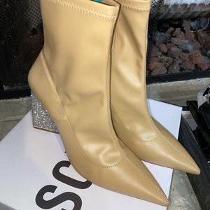 Schultz Caramel Midcalf Boots Crystal Bling Dimensional Heel Brand new. Size 11